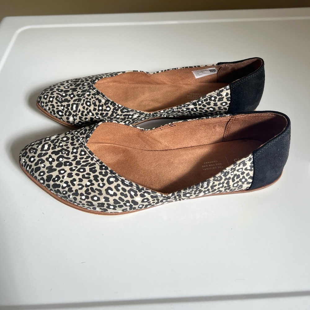 TOMS Leopard + Black Flats 🐆🖤